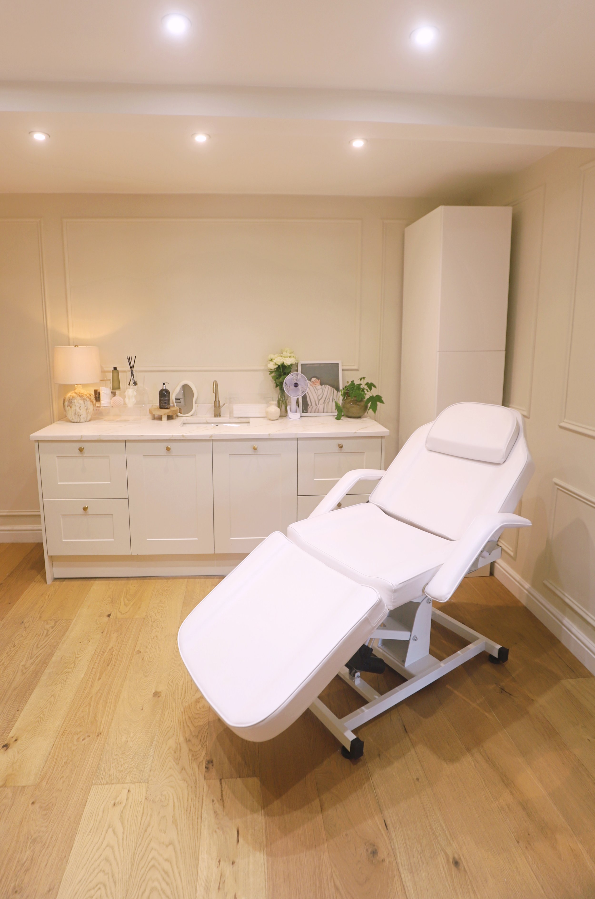 Calm, considered clinical environment in Hale