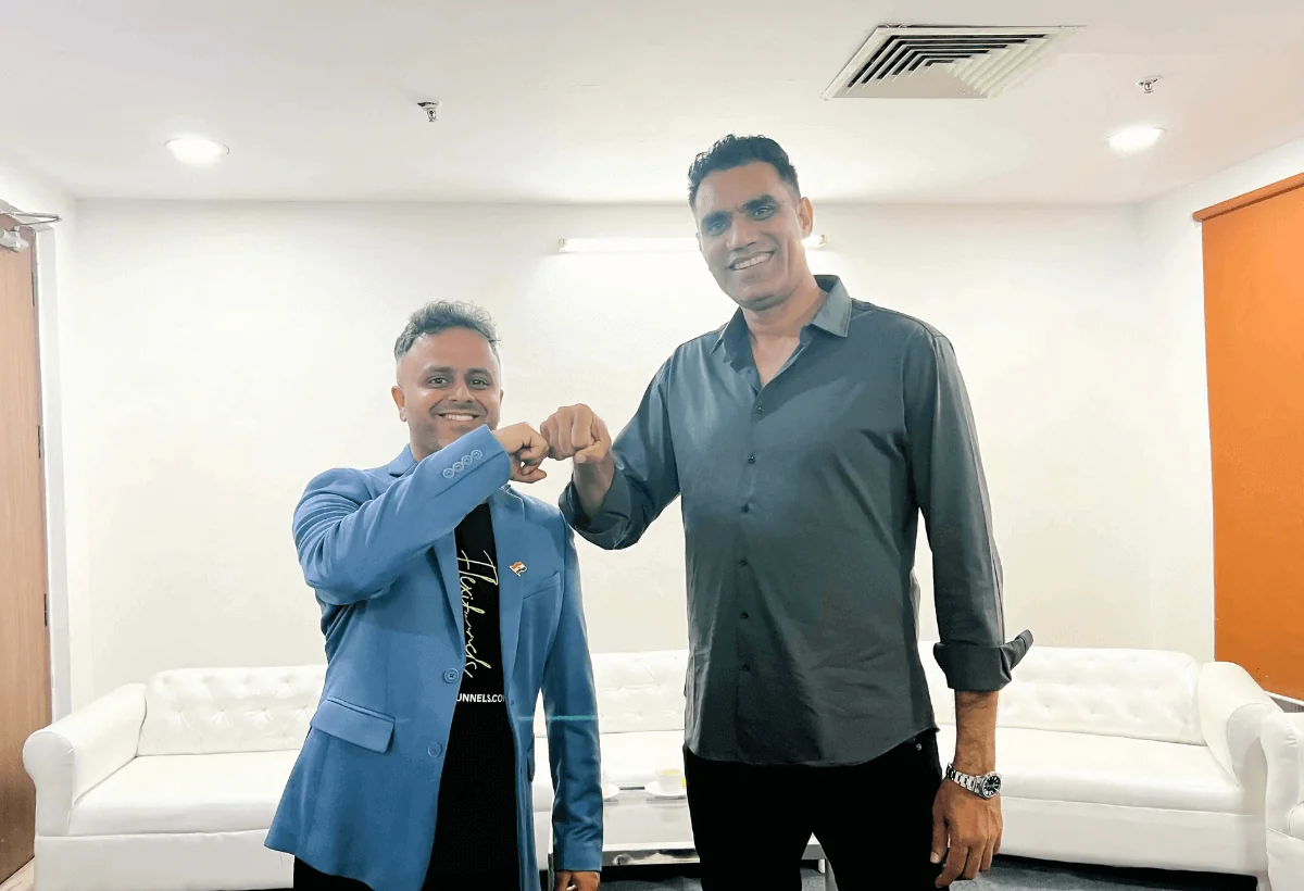 Saurabh Bhatnagar with Munaf Patel